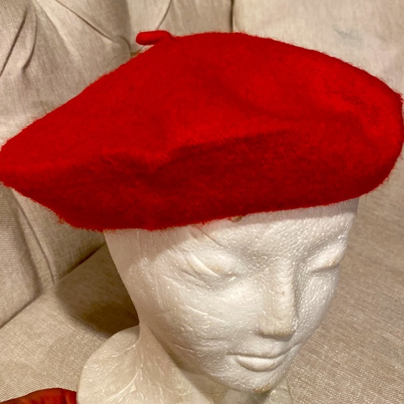 RED BERET one size fits all no tags wool blend New - Picture 2 of 11